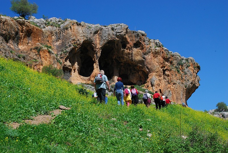 אנשי המערות