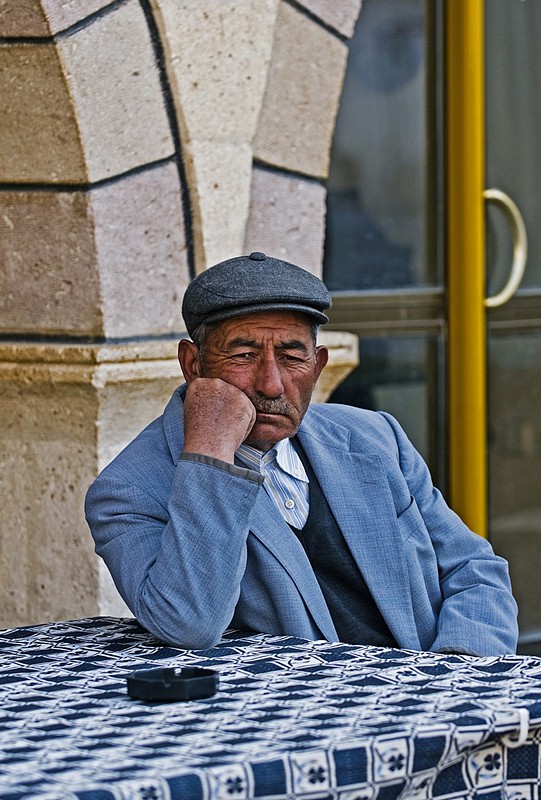 נו איפה המלצרית ?
