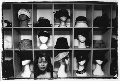 מוכרת הכובעים