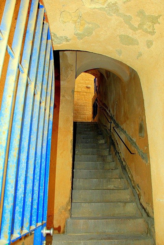 מדרגות לעבר