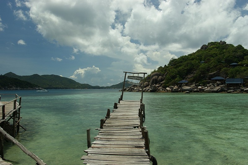 הגשר על הים 