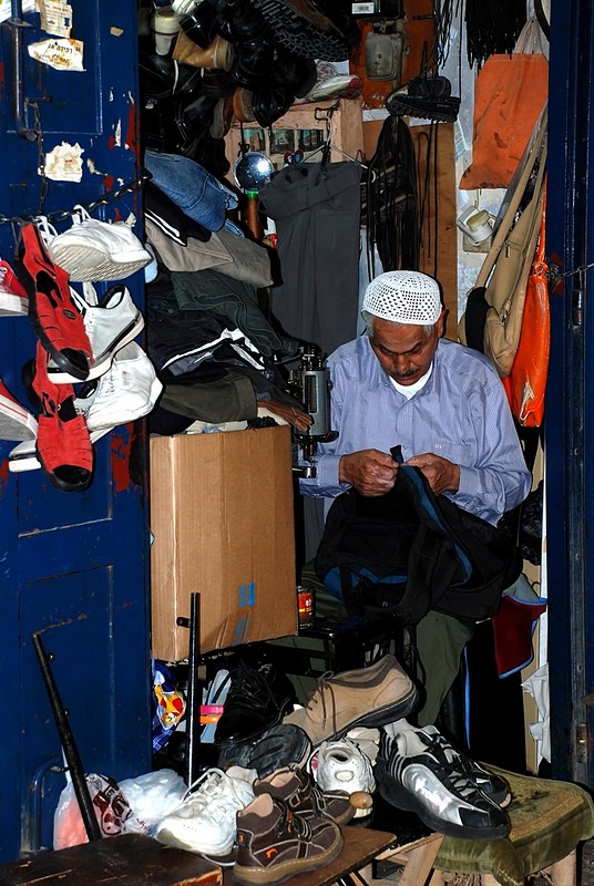 כי נעליים קונים ב"זול"