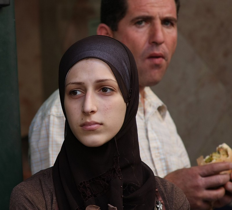 מבטים שונים