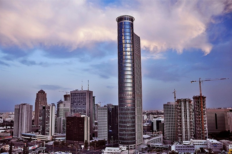 עננים על ראשינו