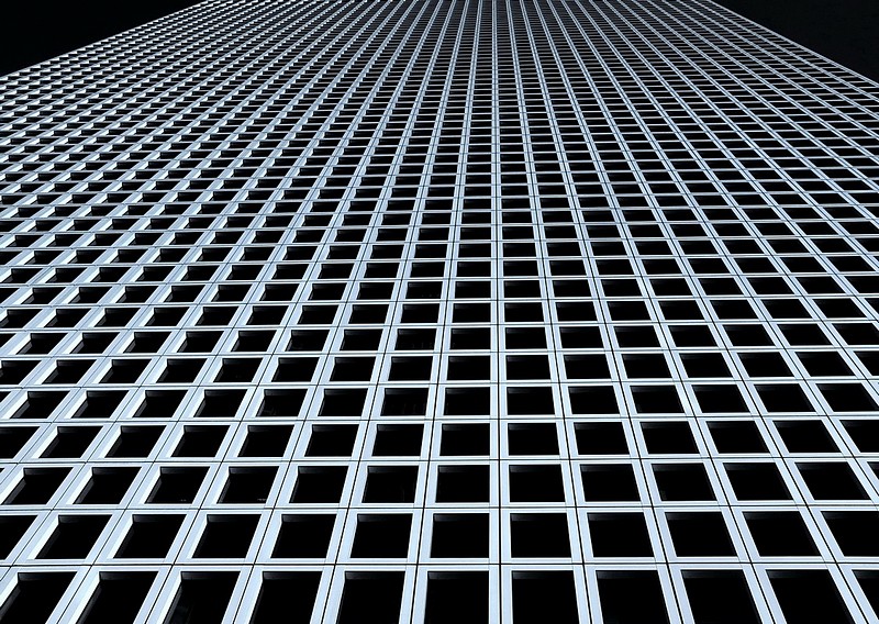 the sky is ...what ? | בניין  מרכז הארץ