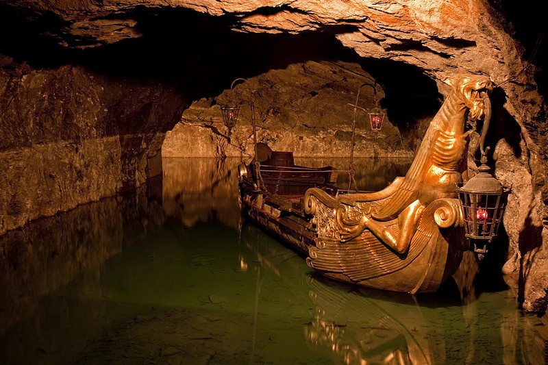 מערת "חסמבה"