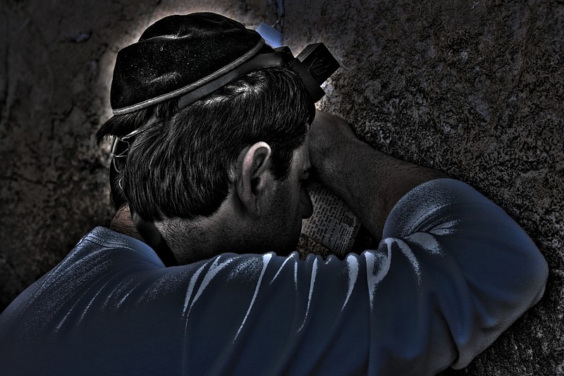 ההילה שבתפילה על הכותל