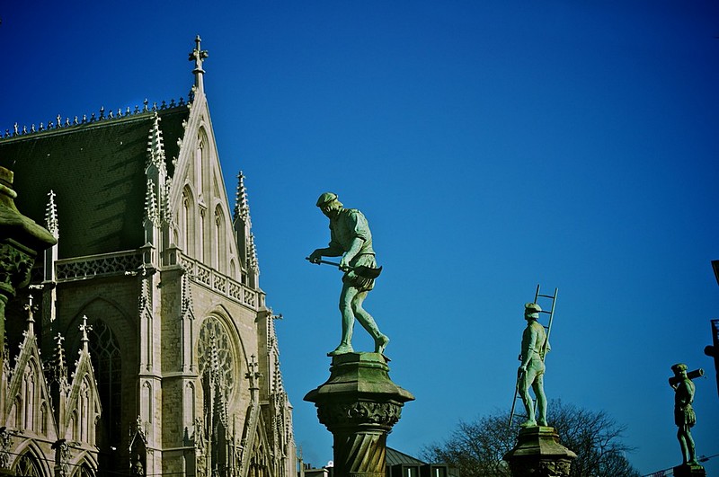 המורדים במלכות