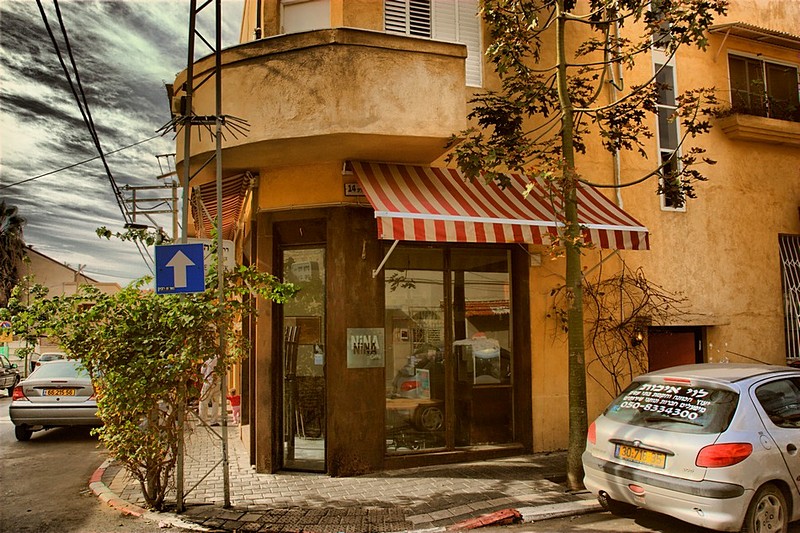 פינה תל אביבית