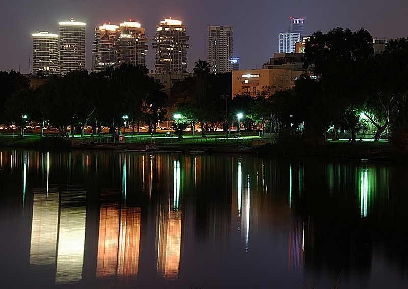 לעשירים בלבד . . . .