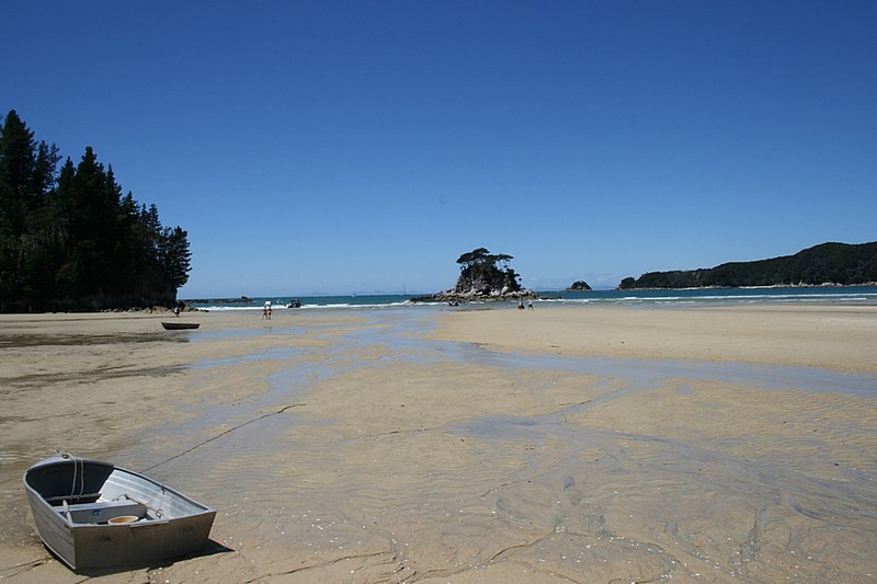 בקרוב נפליג 