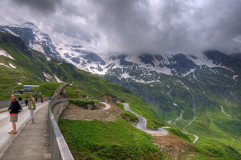 לאן אתם מסתכלים?