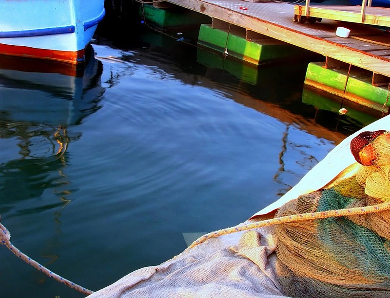 jaffa colours | נמל יפו  מזח  סירה  השתקפות  