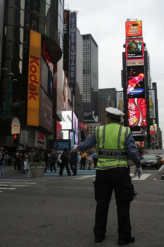 עצרו בשם החוק