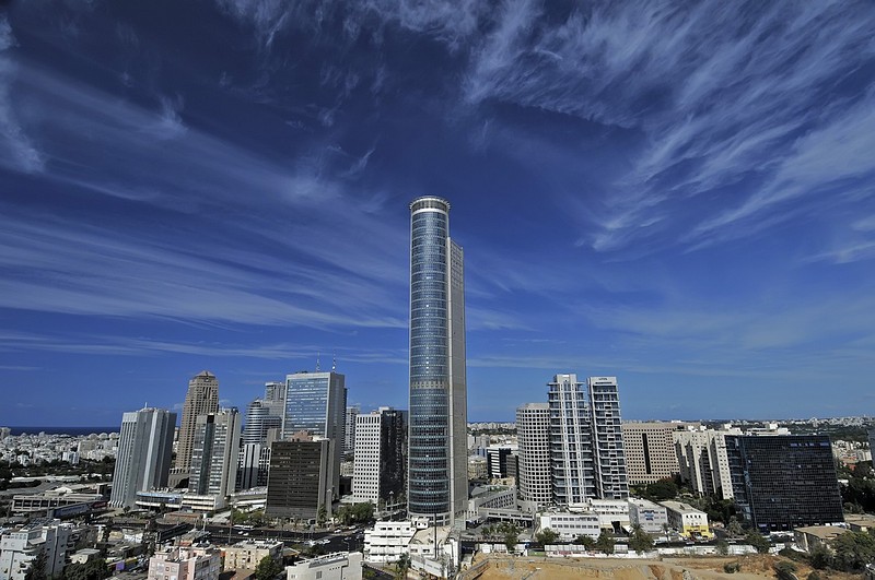 עננים על ראשינו