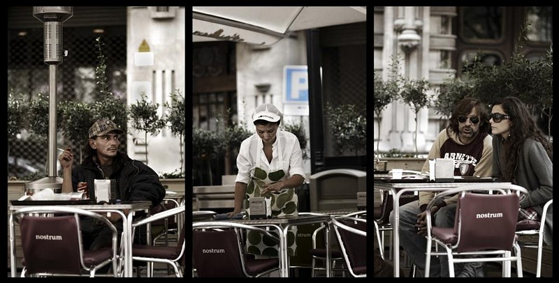 יושבים בבית קפה..