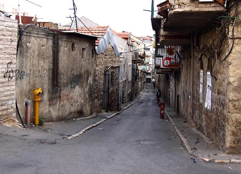 סימטא במאה שערים