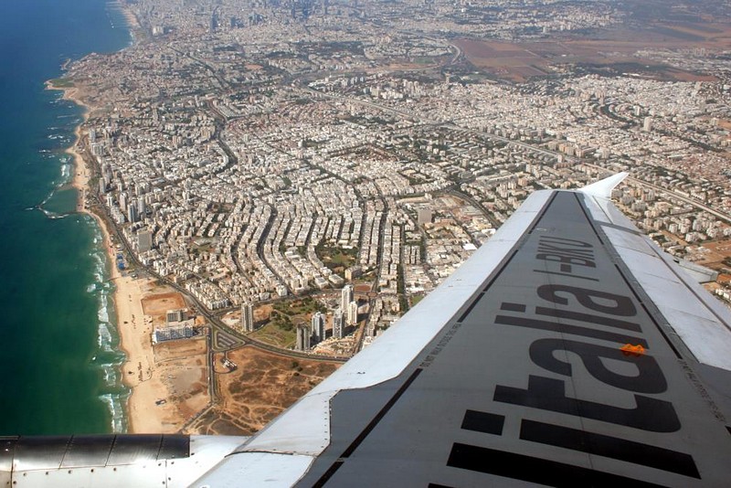 מחוף בת ים עד....