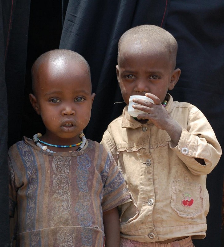 ילדים בשבט טנזניה