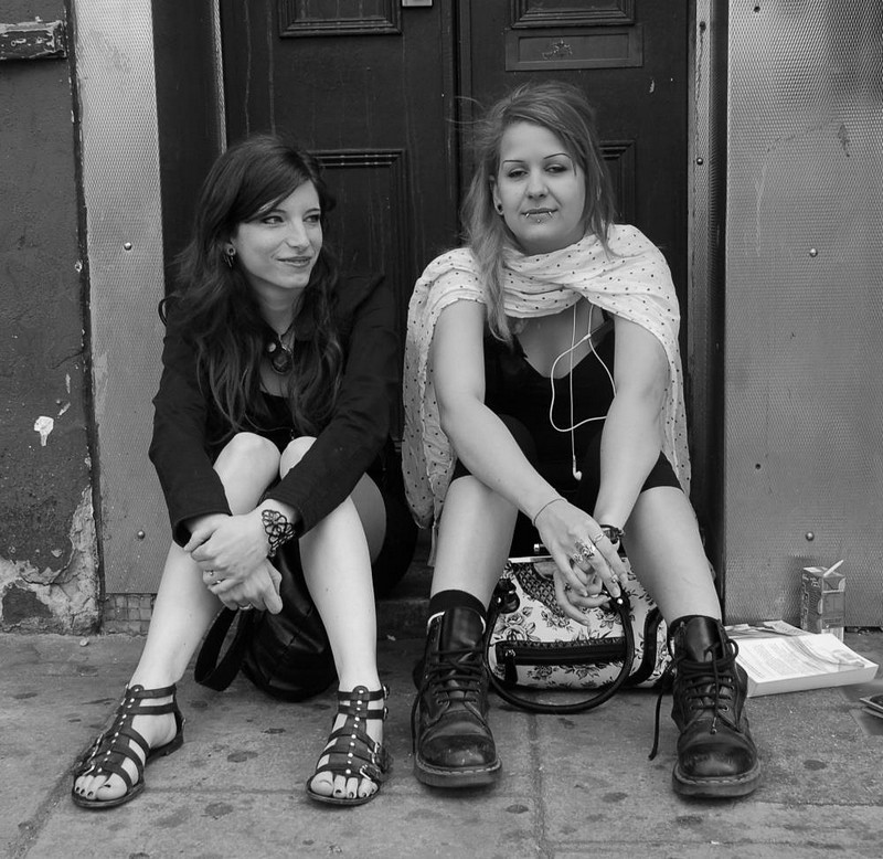 מנוחה בפינת רחוב