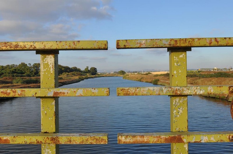 מאחורי סורגים - הקישון